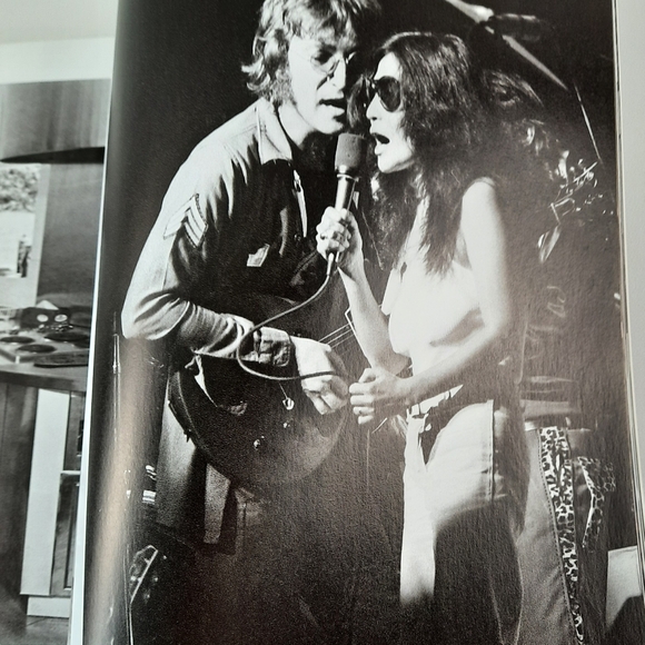 LIFE: REMEMBERING JOHN LENNON 2011 Special Edition Magazine Coffee Table Book - Picture 4 of 11